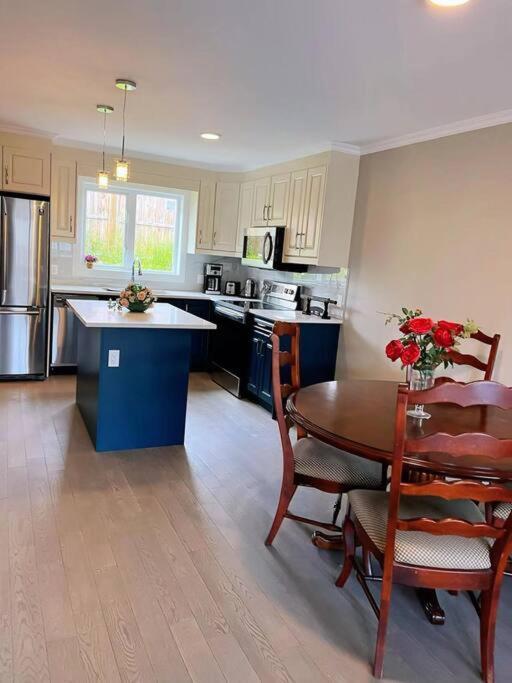 Brand New Luxury 2-Bedroom Townhouse. Duncan Exterior photo